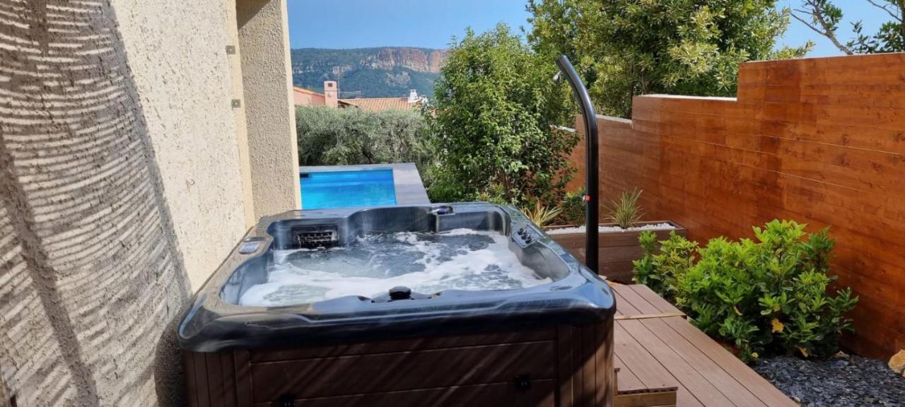 Reves De Vie, Appartement Vue Mer, Grande Piscine Privee , Spa Privatif Cassis Kültér fotó